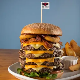 Cuádruple Roof Burger + Papas