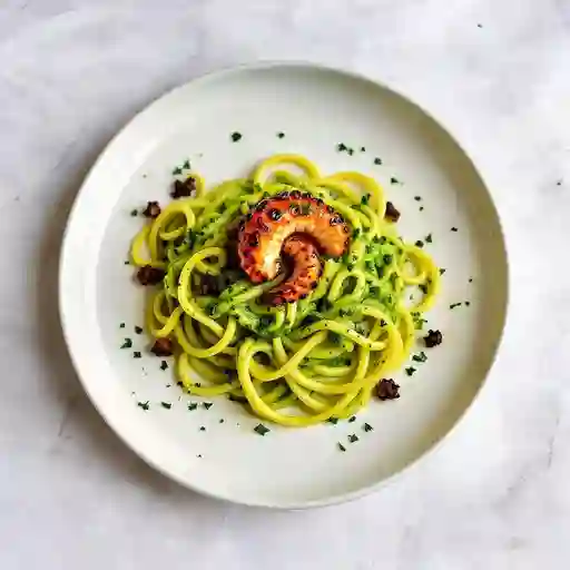 Fetuccine Pesto con Pulpo Parrilla