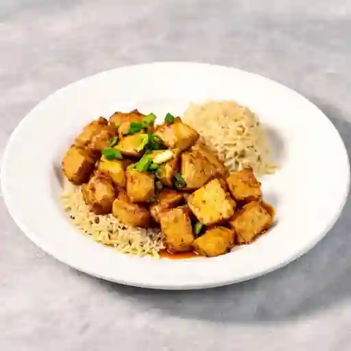 Pollo ajo con arroz chaufan