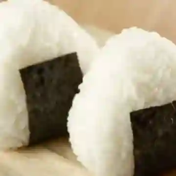 3 Onigiri (Atún con Mayo)