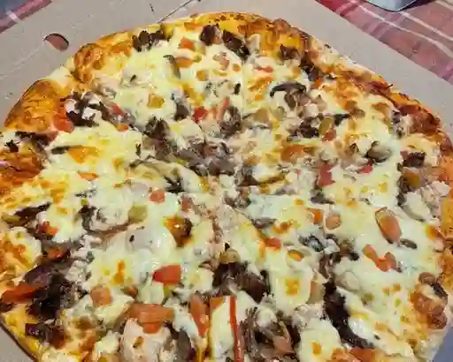 Pizza Mediana Mechada Pollo Mixta