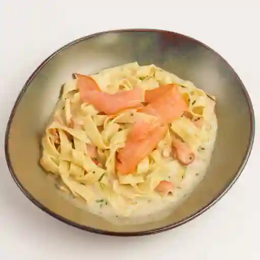 Fetuccini con Salmón Ahumado