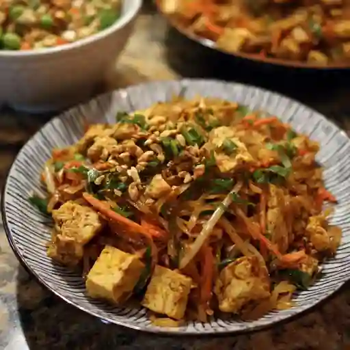 Pad thai tofu -pollo