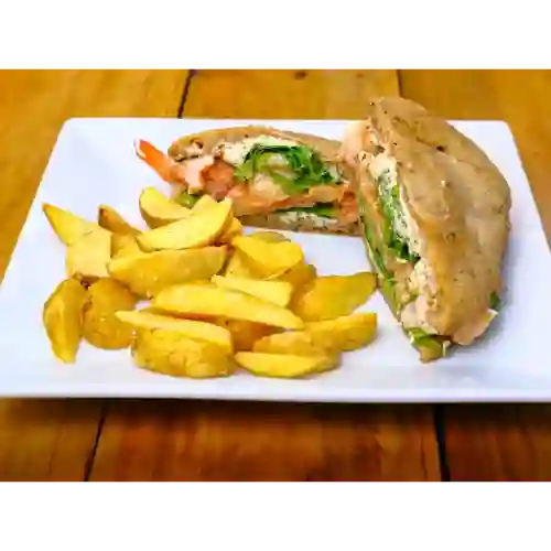 Sándwich Mediterráneo + Papas Rusticas