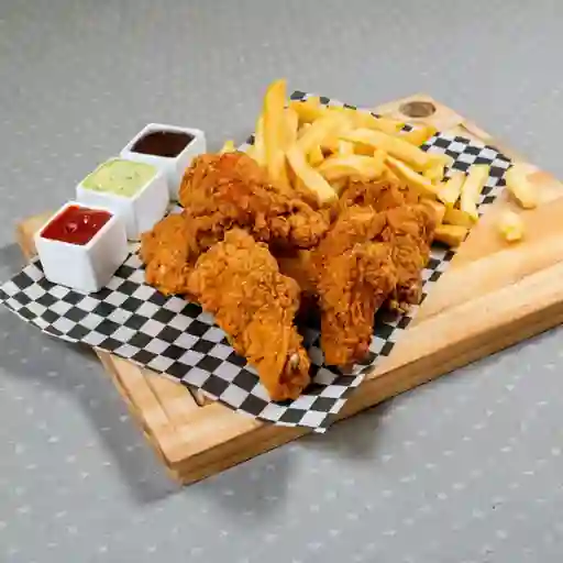 6 Alitas de Pollo con Papas Fritas