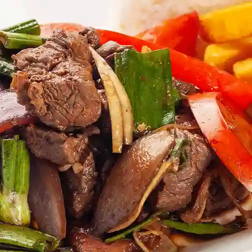 Bandeja Familiar de Lomo Saltado