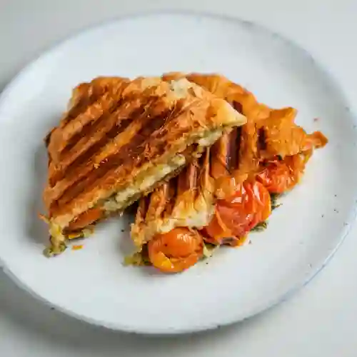 Croissant Planchado Caprese