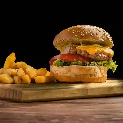 Hamburguesa Mackay con Papas Fritas