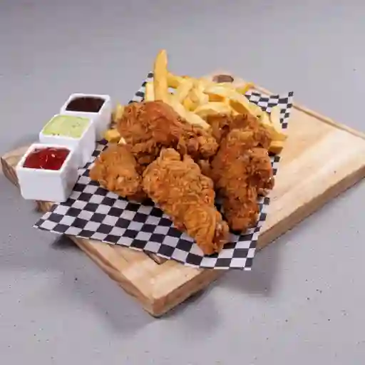 6 Alitas de Pollo con Papas Fritas