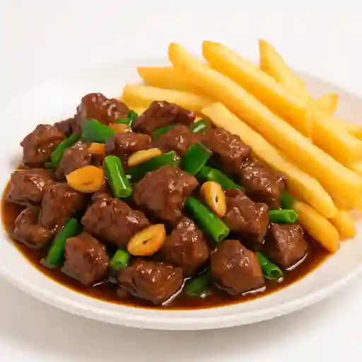 Carne ajo con papas fritas