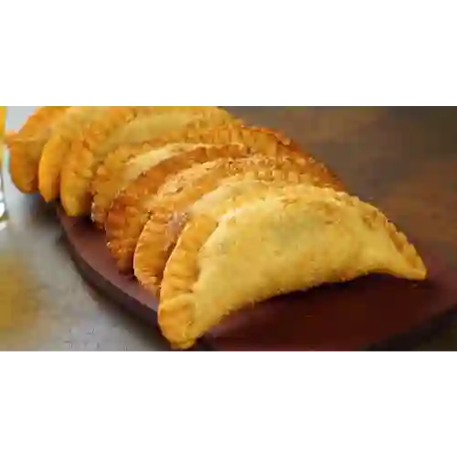 Pastelito de Carne Mechada
