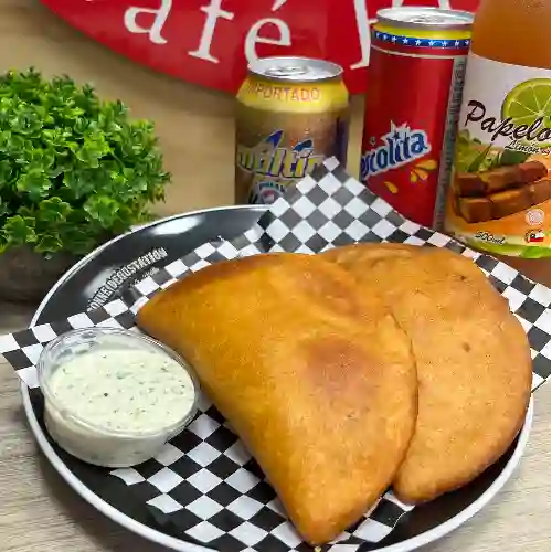 Empanda Frita de Pollo