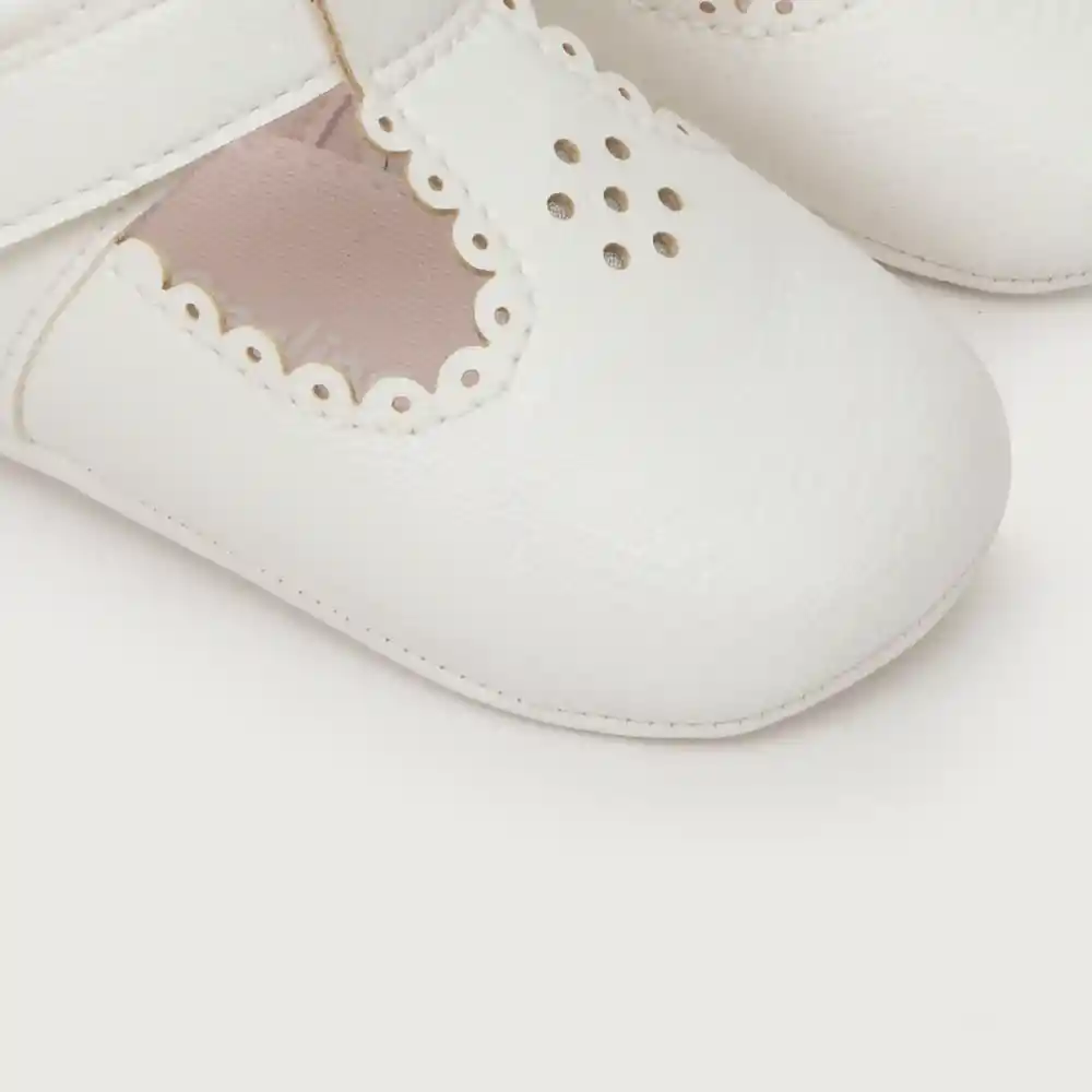 Zapatos Reina Bebé Calado Flor Blanco Talla 16