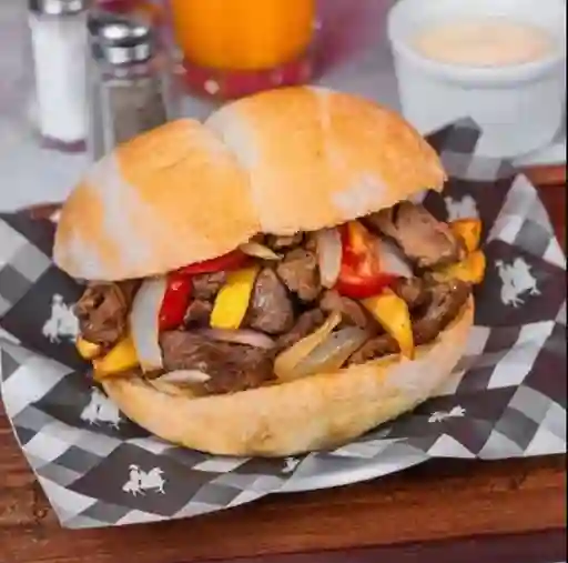 Sanguche de Lomo Saltado