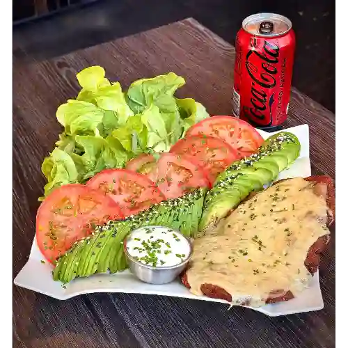 Blue Milanesa con Ensalada