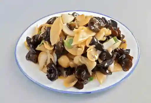 Bambú con Champiñones y Algas