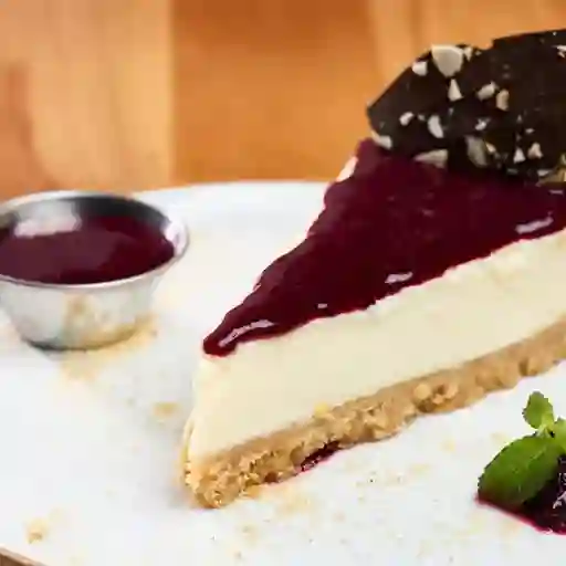 Cheesecake De Yogurt Salsa De Frambuesa.