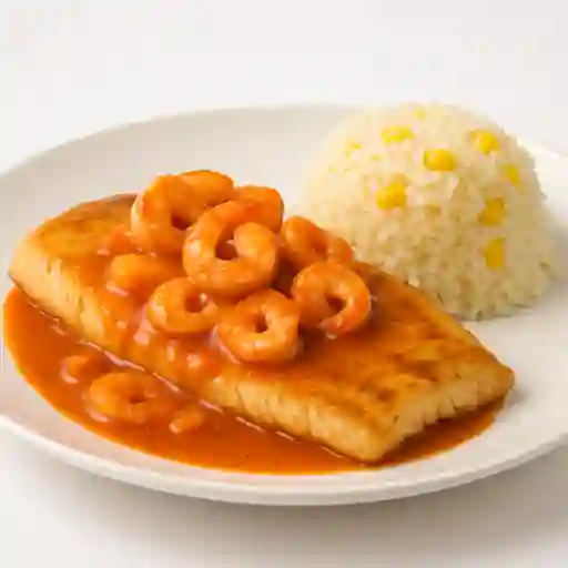 Pescado en Salsa de Camarones