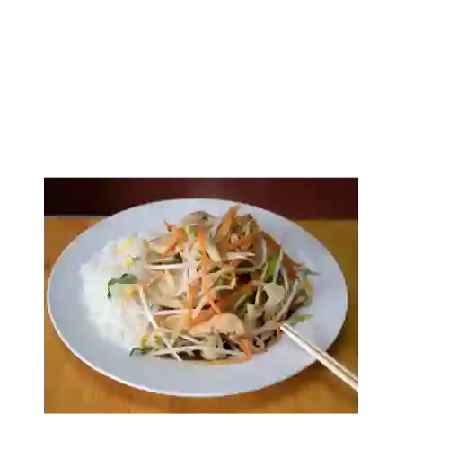 Chapsui de Pollo + Arroz Chaufan