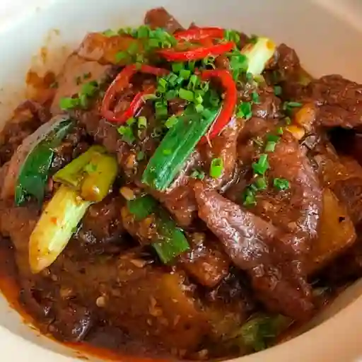 Carne con Morrón y Champiñon