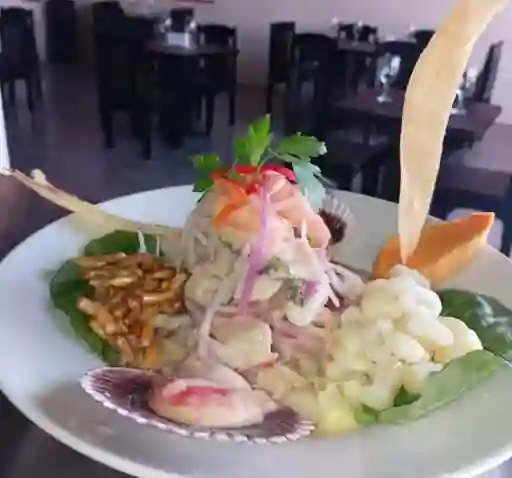 Ceviche Mixto