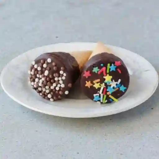 Cono relleno pasta de avellana chocolate