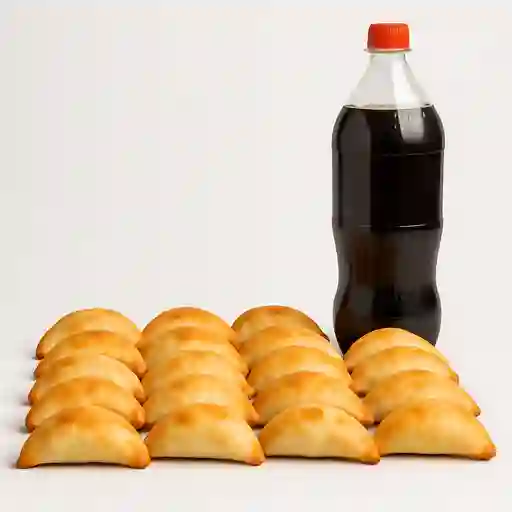 15 Empanada de Queso + Bebida 1.5 Lt