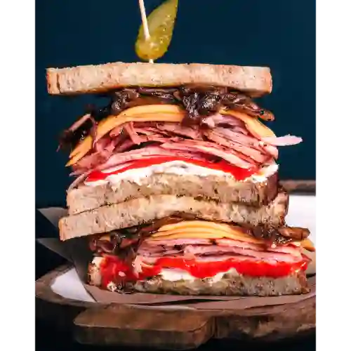 Rubens BBQ + Bebida 350 ml