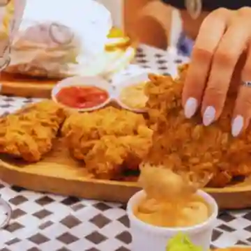 Crispy Chicken Box + Salsa Tastys