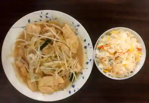 Diente dragón pollo con arroz chaufan