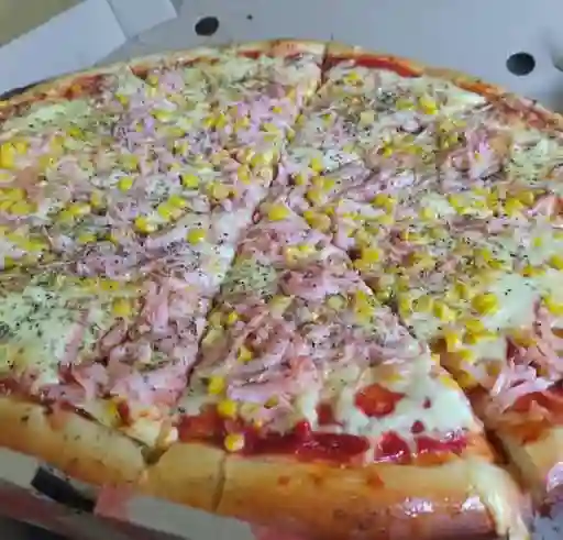 Pizza Jamón y Choclo