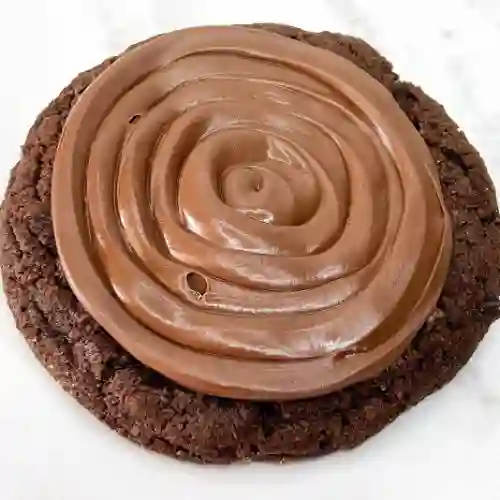 Galleta Chocolate con Chips de Chocolate y Topping de Nutella