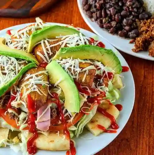 Arepa Frita Cabimera con Carne Mechada