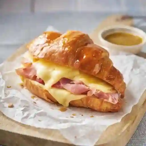 Croissant Salado Jamón y Queso
