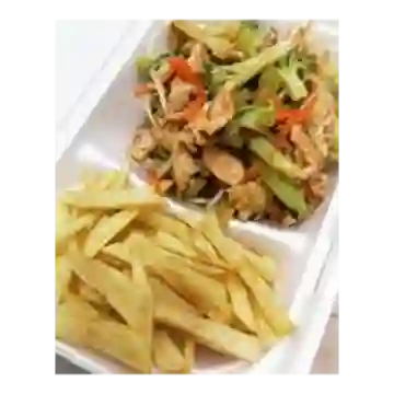 Pollo Especial con Papas Fritas