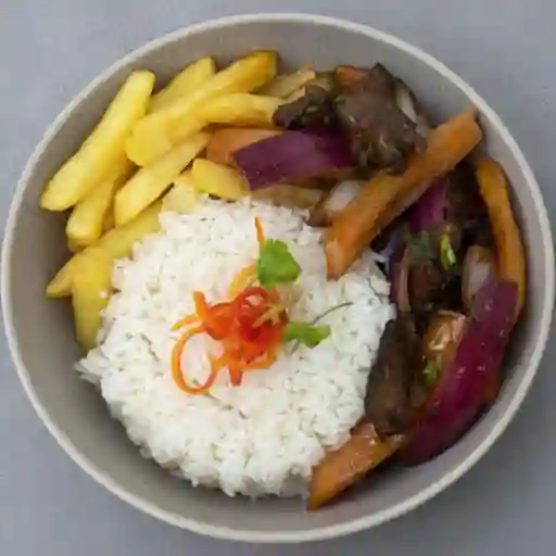Lomo Saltado Clásico