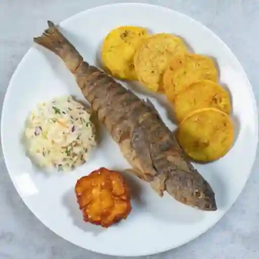 Pescado frito entero