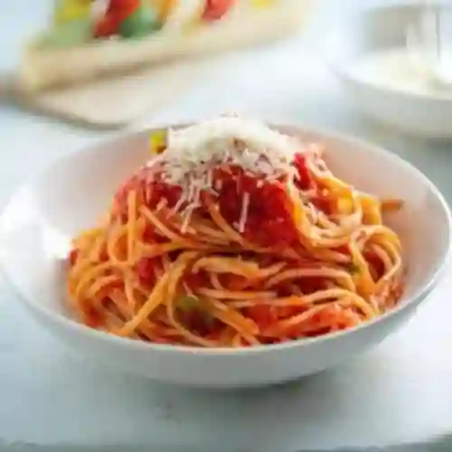 Tallarines en Salsa Italiana