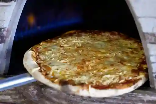 Pizza Cuatro Quesos Mediana