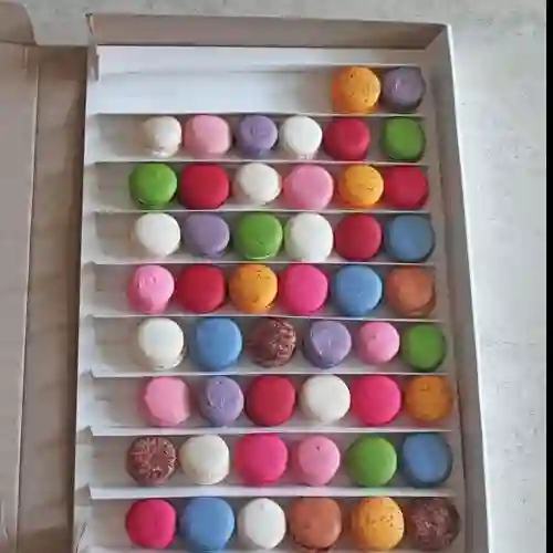 Caja 50 Macarons