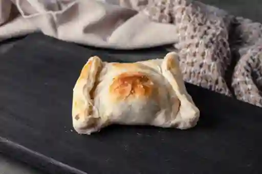 Empanada Argentina Mechada