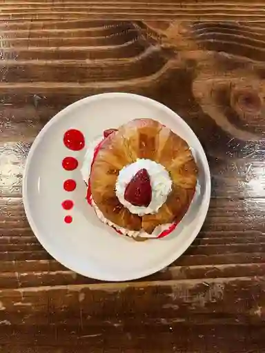 Croissant Frutilla Nutella