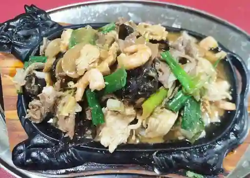 Plancha Especial (Plato Contiene Pimentón y otros Aliños).