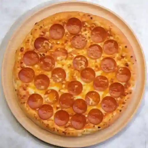 Pizza peperoni mediana