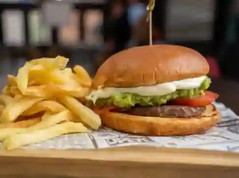 Italian Burguer Papas Fritas Caseras