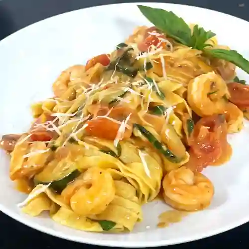 Fettuccine Camarones
