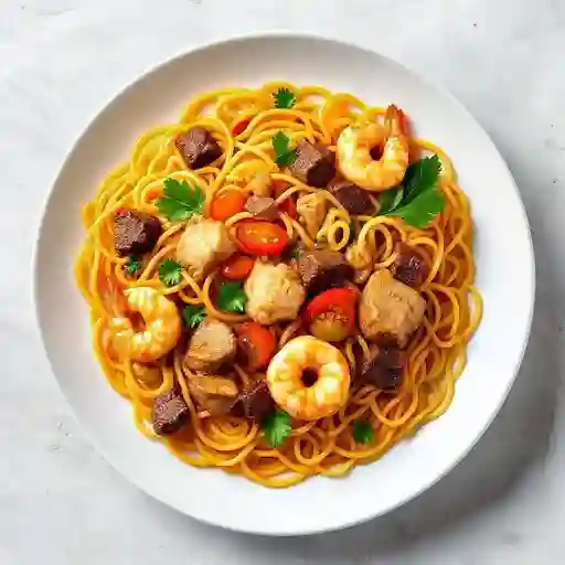 Tallarines saltados tres sabores