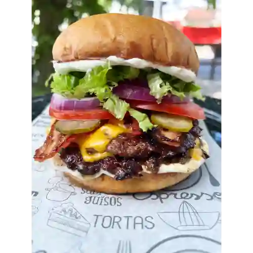 Classic Smash Burger + Papas Fritas