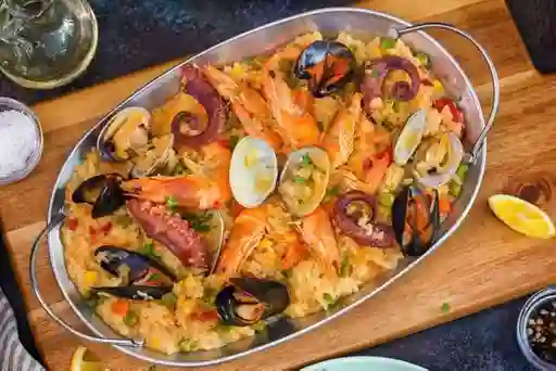 Bandeja Familiar de Arroz con Mariscos