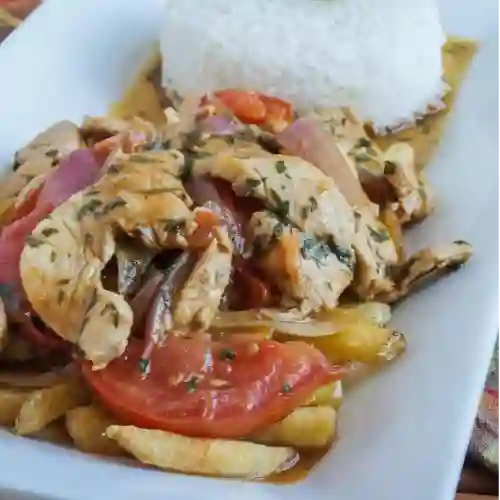 Pollo Saltado